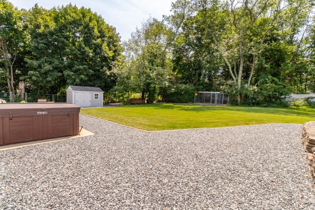 10 Ellis St, Medway, MA Photo #38