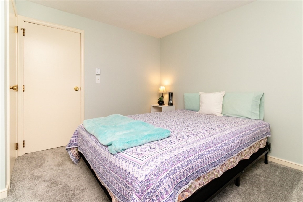 10 Ellis St, Medway, MA Photo #22