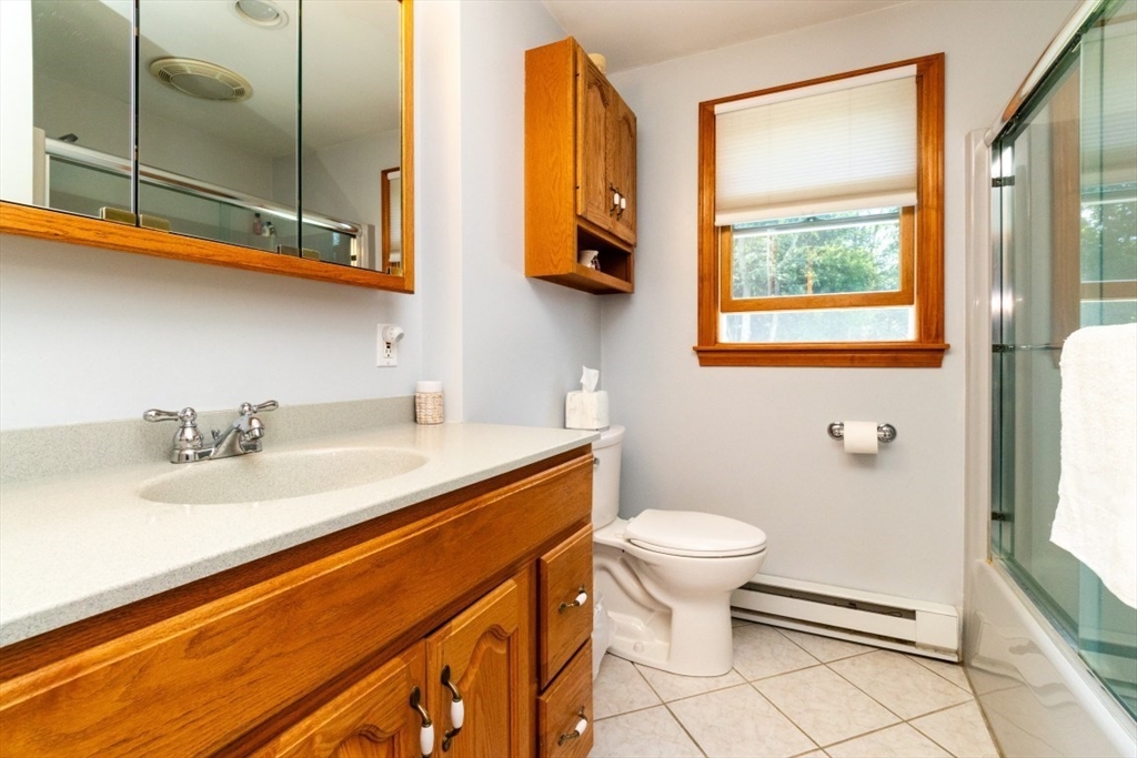 10 Ellis St, Medway, MA Photo #20