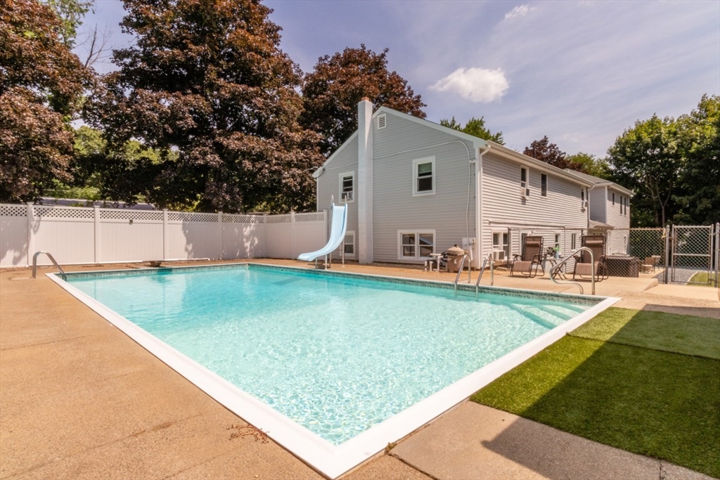 10 Ellis St, Medway, MA Photo #40