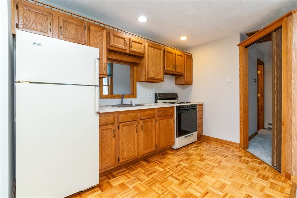 10 Ellis St, Medway, MA Photo #31