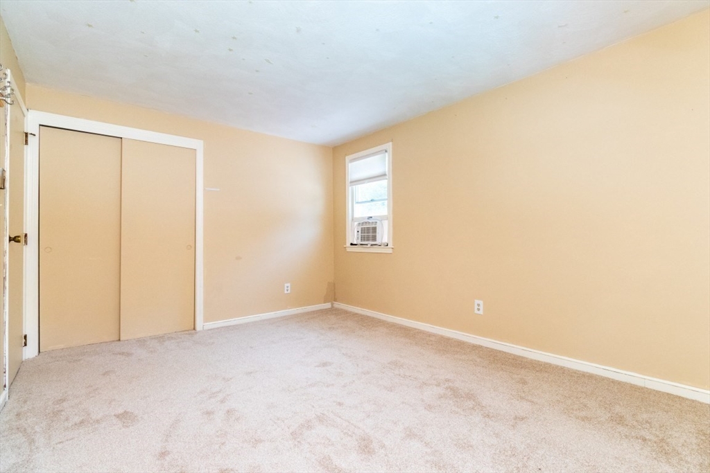 10 Ellis St, Medway, MA Photo #24