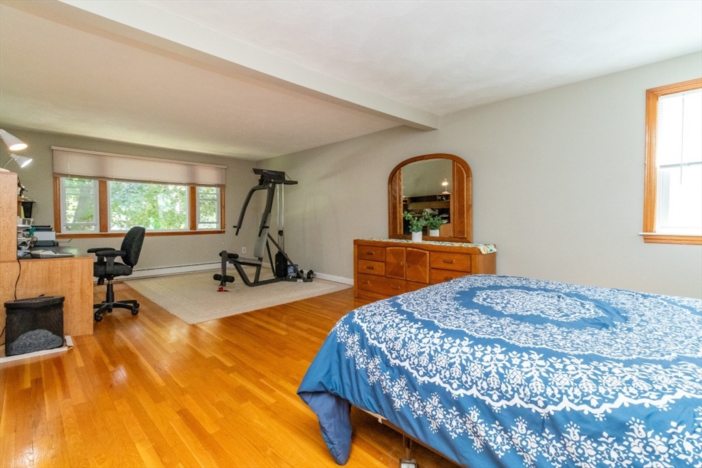 10 Ellis St, Medway, MA Photo #17