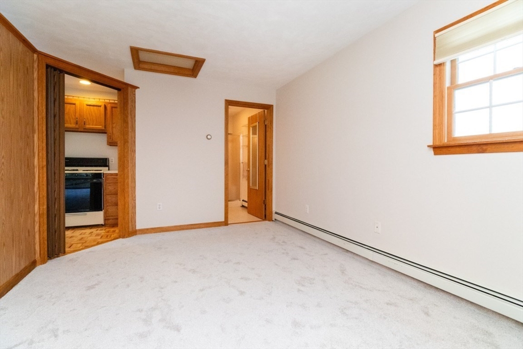 10 Ellis St, Medway, MA Photo #33