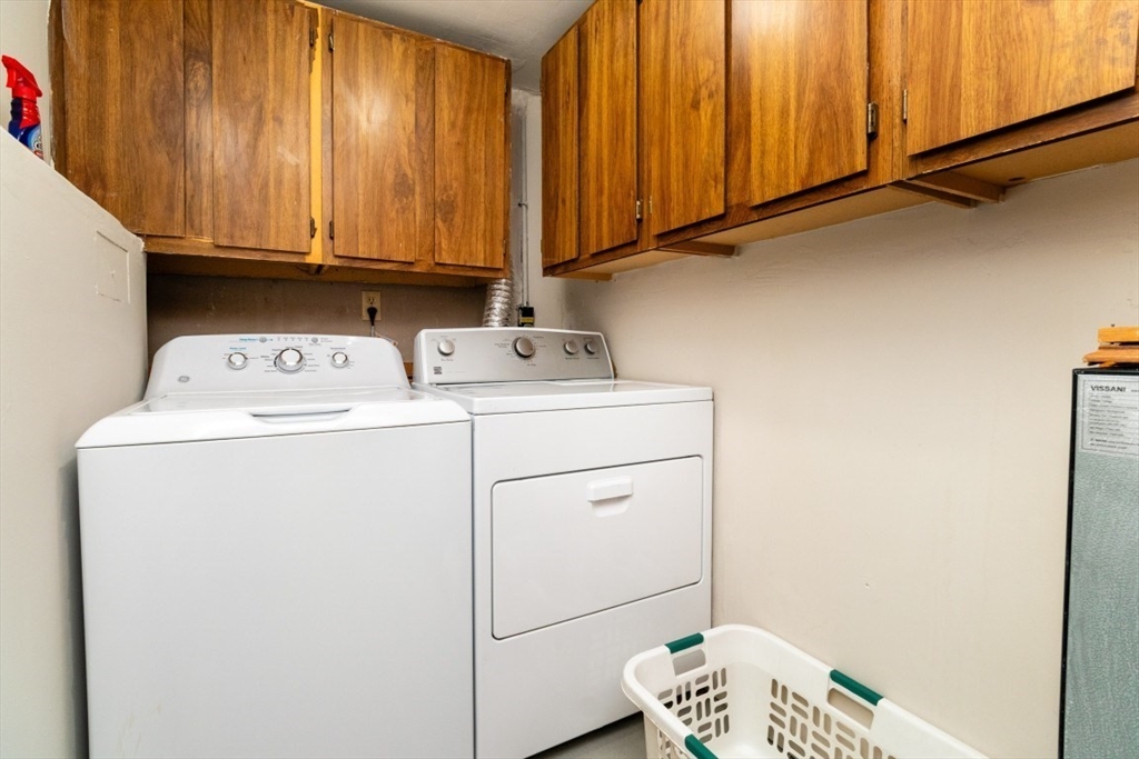 10 Ellis St, Medway, MA Photo #11