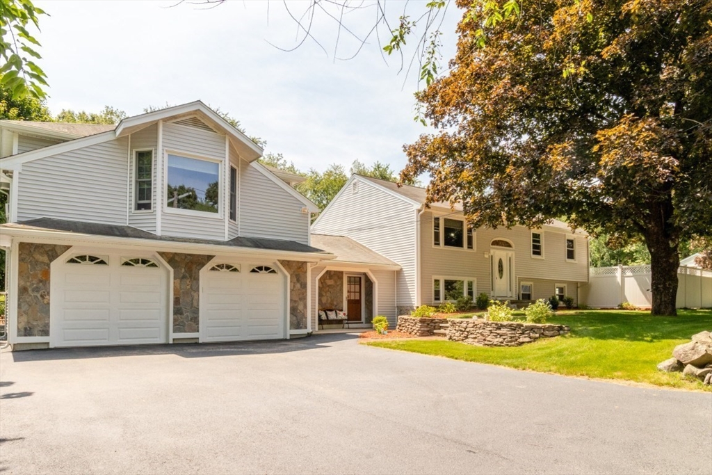 10 Ellis St, Medway, MA Photo #2