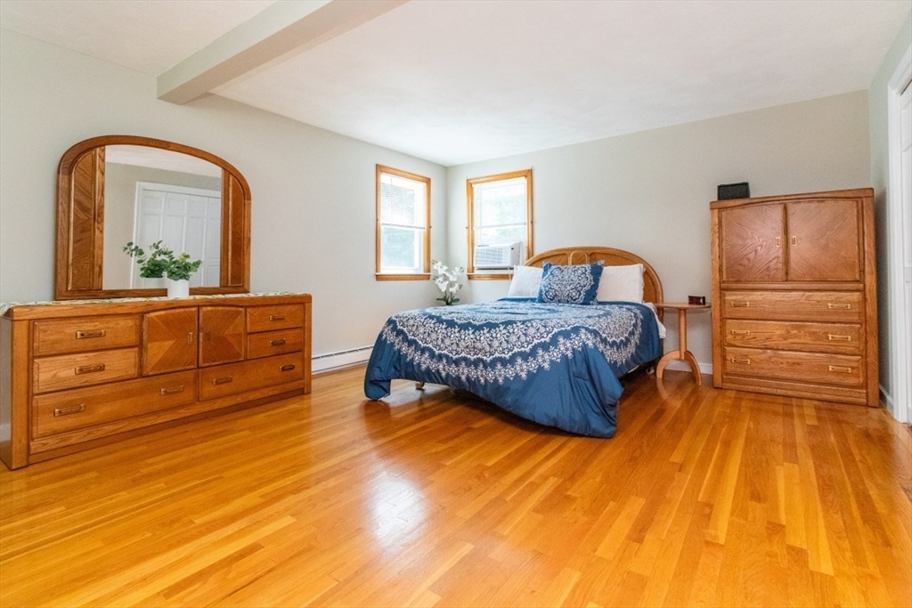 10 Ellis St, Medway, MA Photo #15