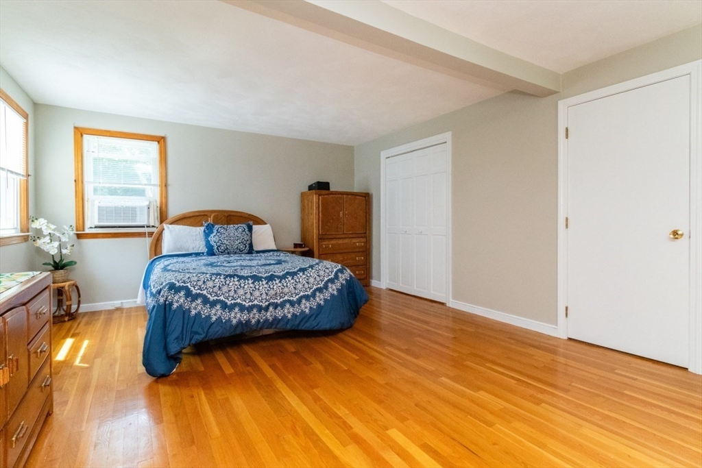 10 Ellis St, Medway, MA Photo #16