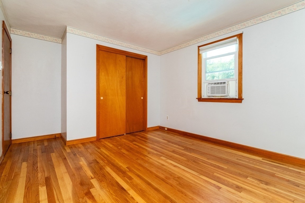 10 Ellis St, Medway, MA Photo #25