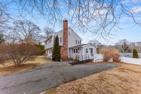 8 Driftwood Ln Bourne MA 02562