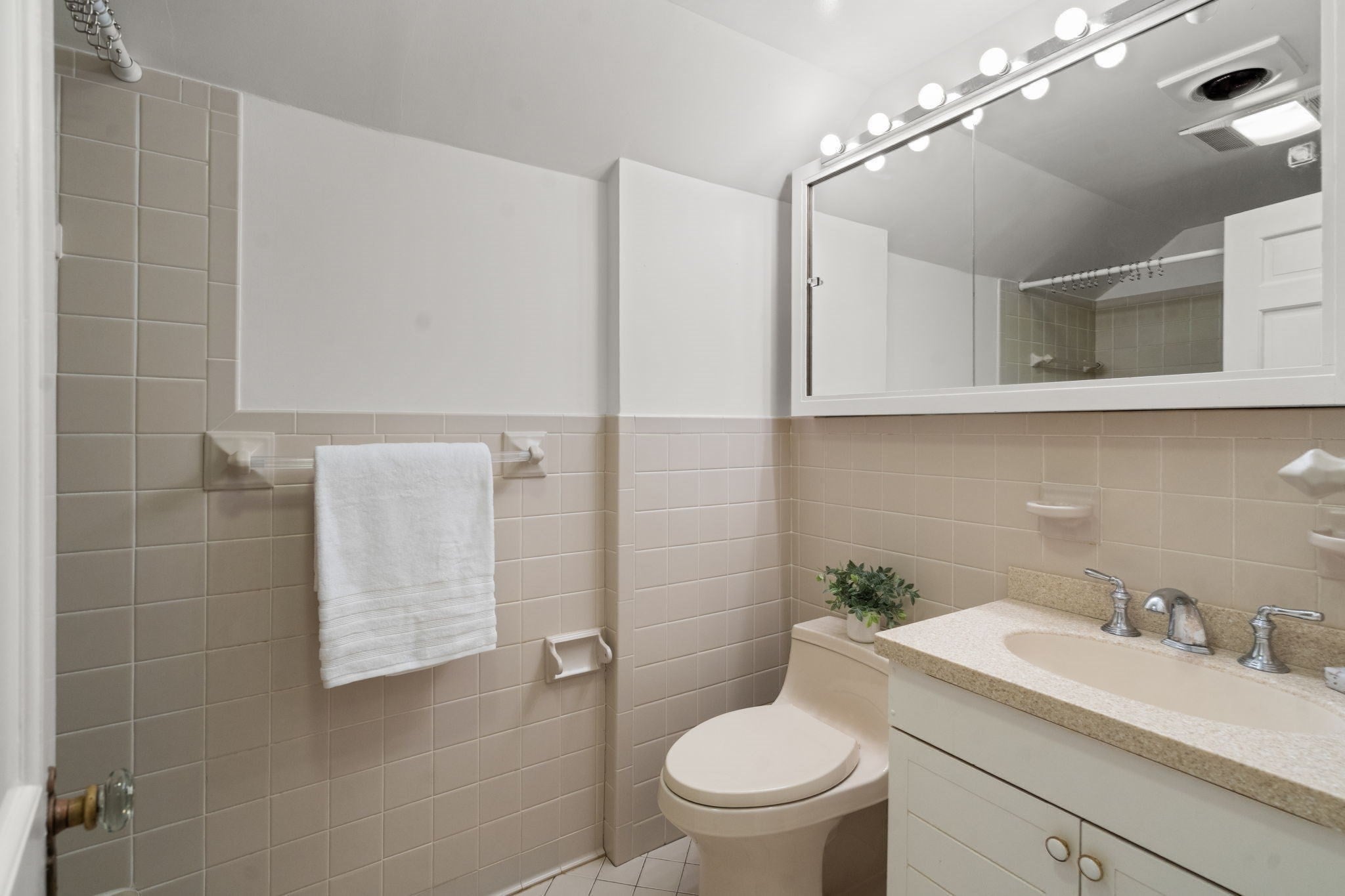 11 Martin Rd, Wellesley, MA, 11 Martin Rd, Wellesley, MA Photo #19