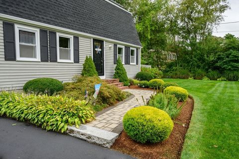 81 Center Carver MA 02330