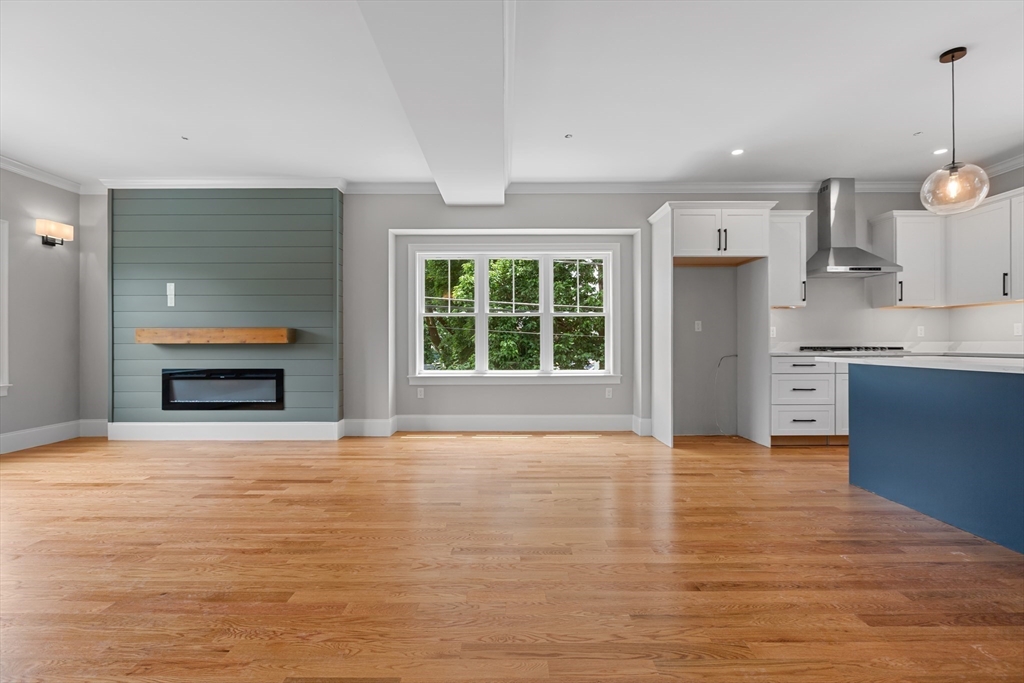 22 Pleasant Street E