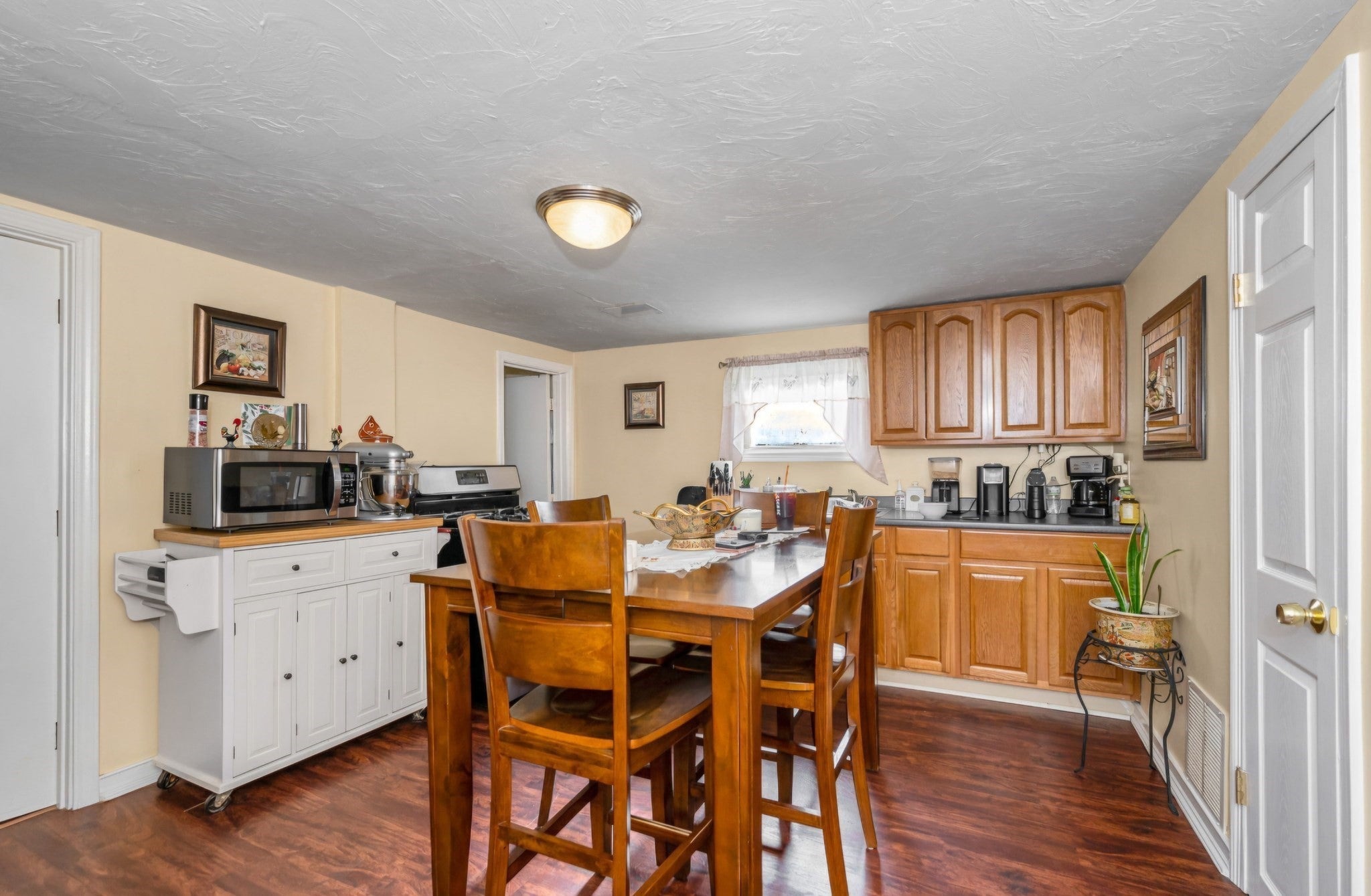 17 Auburn St, Lowell, MA, 17 Auburn St, Lowell, MA Photo #3