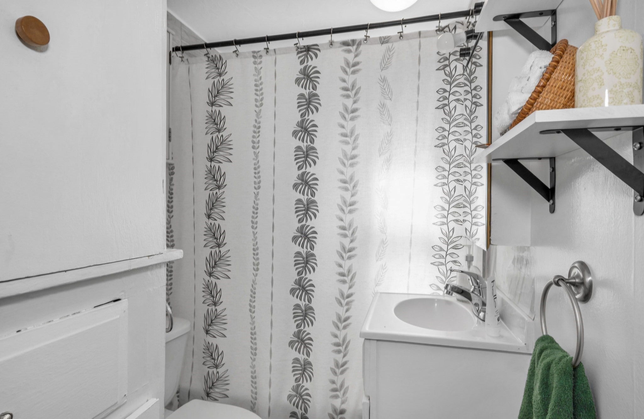 17 Auburn St, Lowell, MA, 17 Auburn St, Lowell, MA Photo #14