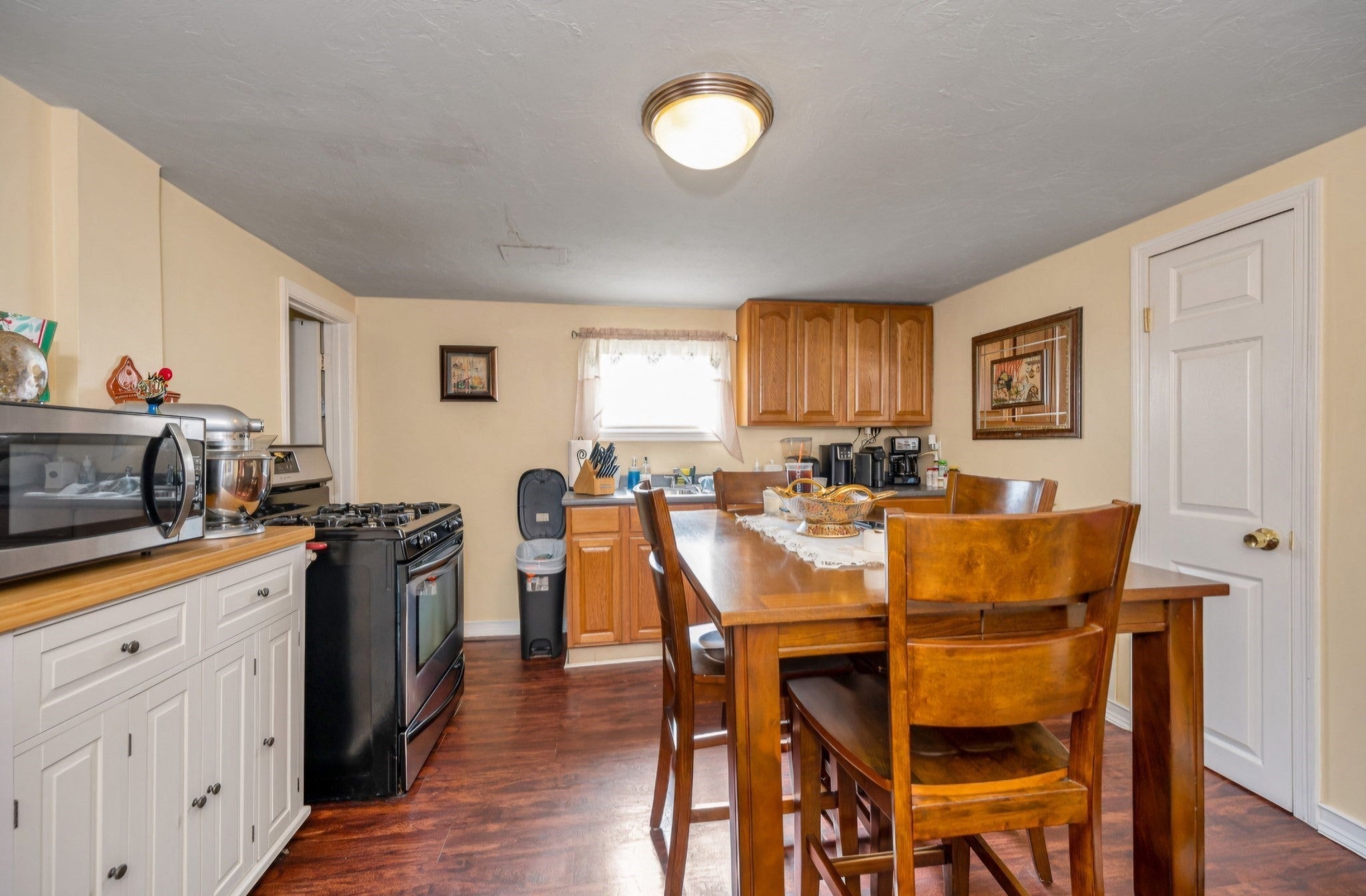 17 Auburn St, Lowell, MA, 17 Auburn St, Lowell, MA Photo #4