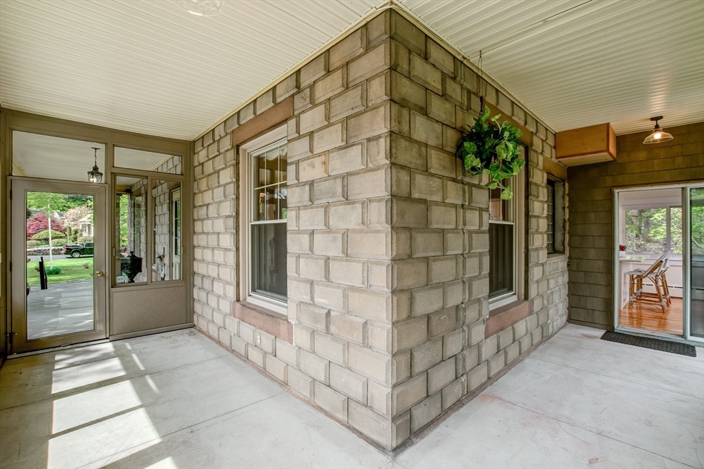 35 Dyer St, Gardner, MA Photo #33