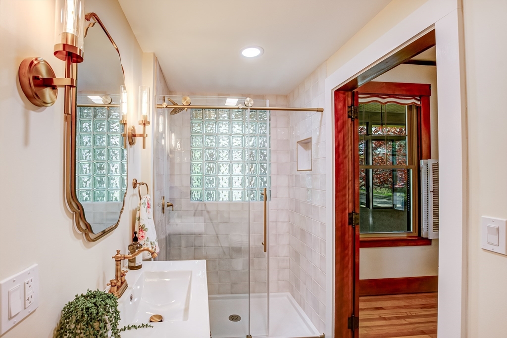 35 Dyer St, Gardner, MA Photo #10
