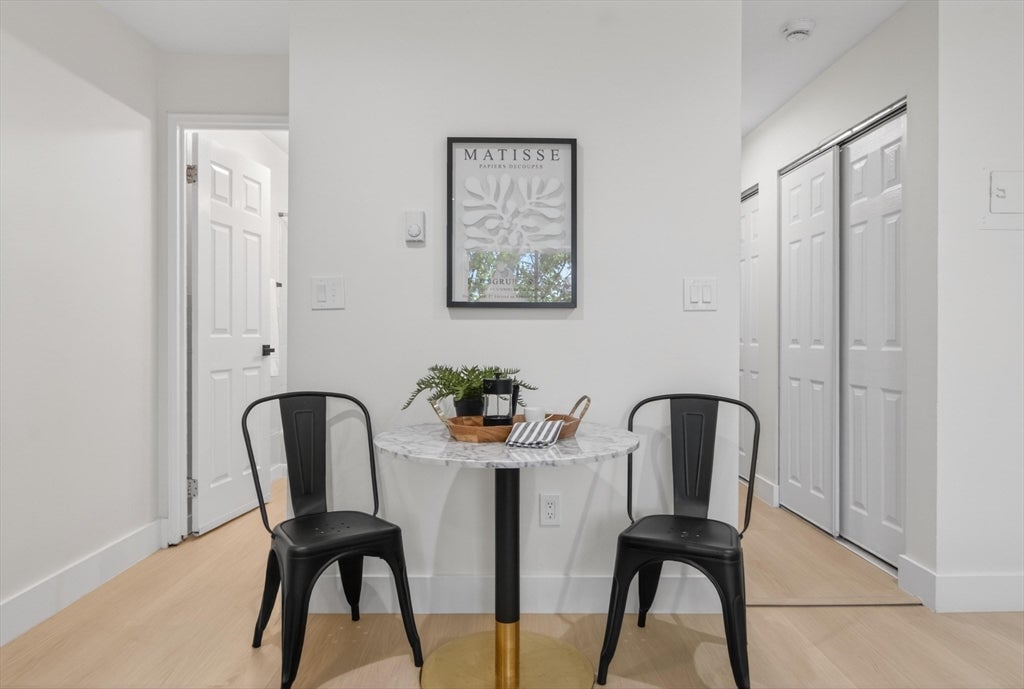 27 Gordon St 305