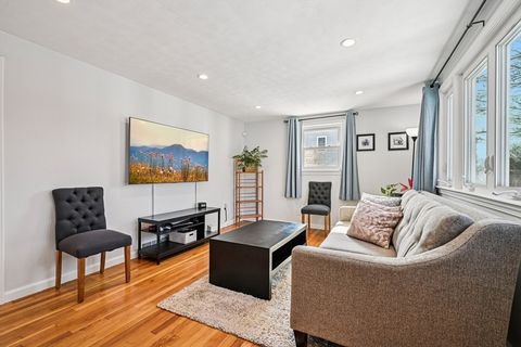 Photo of 265 Manning St, Hudson, MA 01749 (MLS # 73482927)