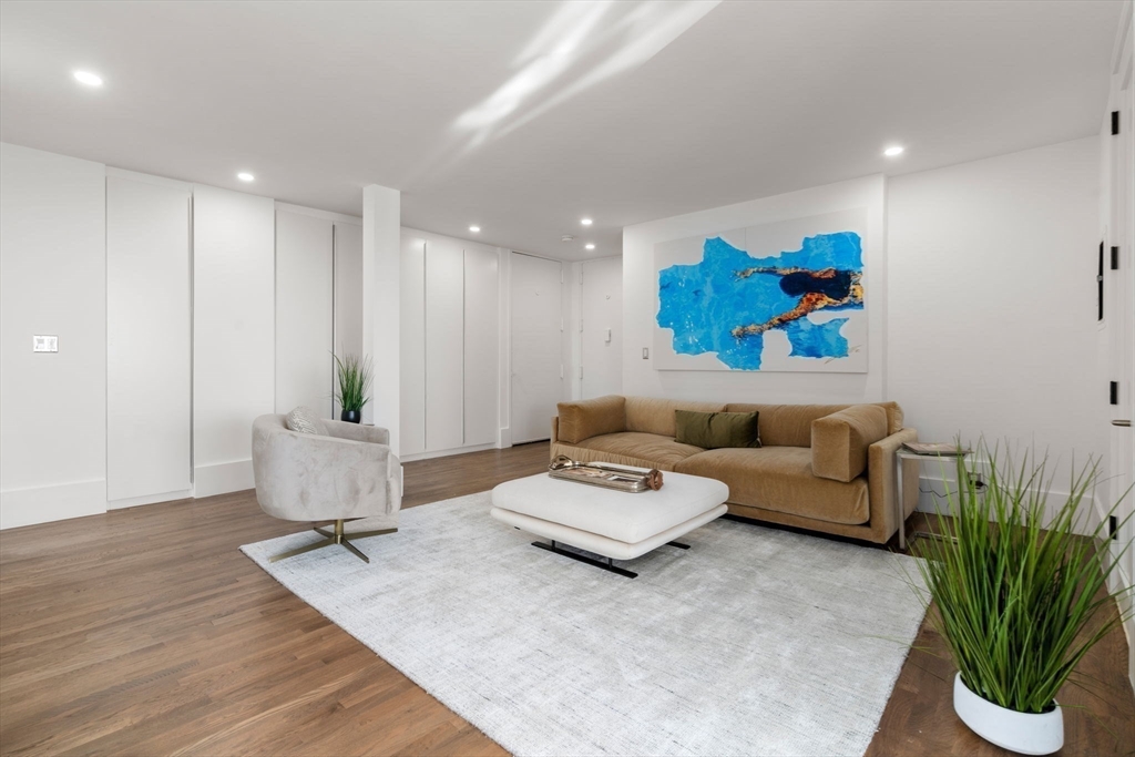 85 E India Row 41 AB