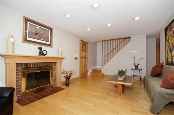 22 Westlund Rd