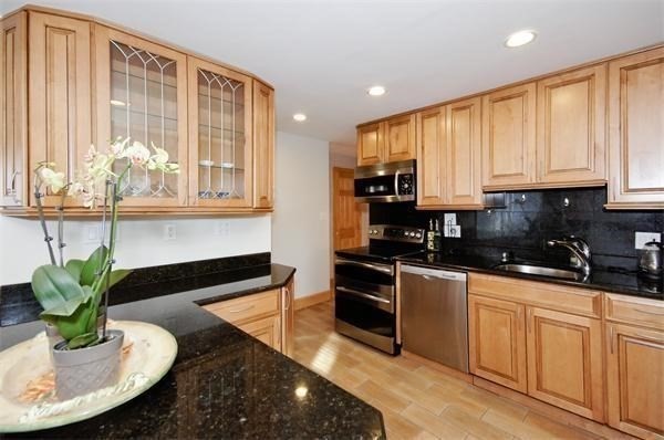 22 Westlund Rd