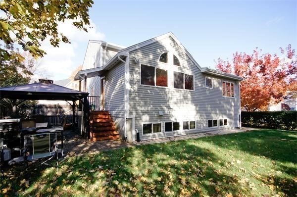 22 Westlund Rd