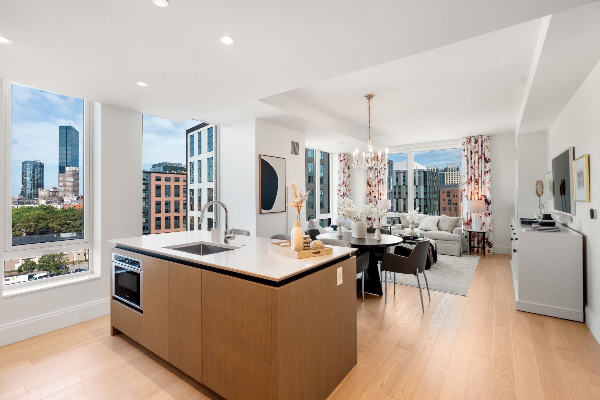 380 Harrison Ave 1118