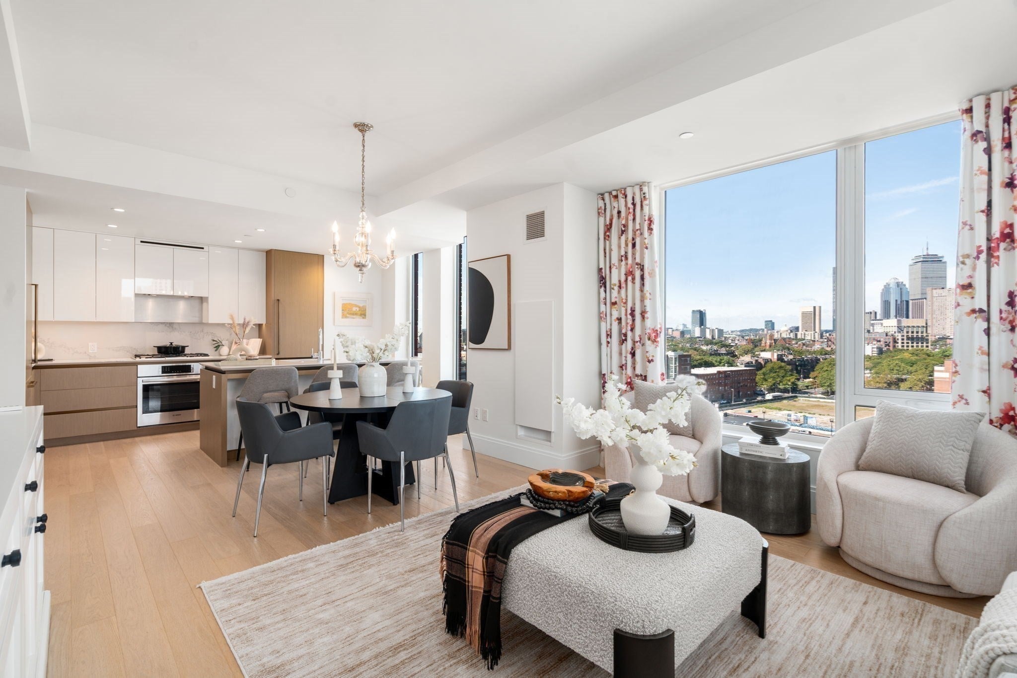 380 Harrison Ave 1118