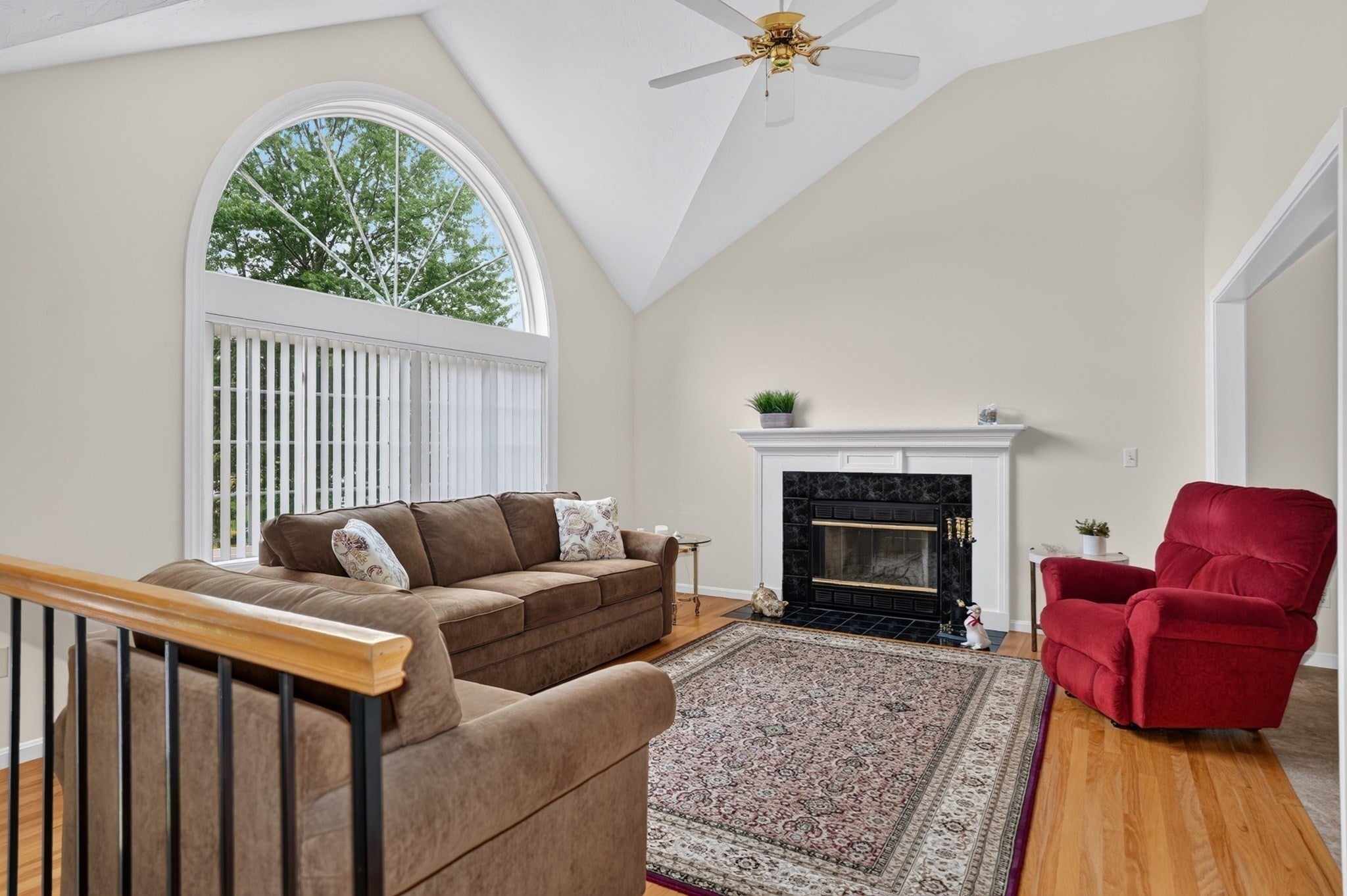 3 Greenside Ln