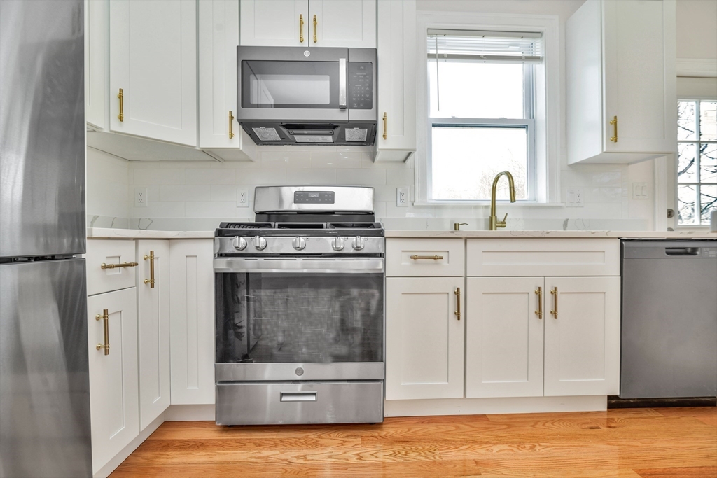 30 Hiawatha Rd #(#1), Boston, MA Photo #5