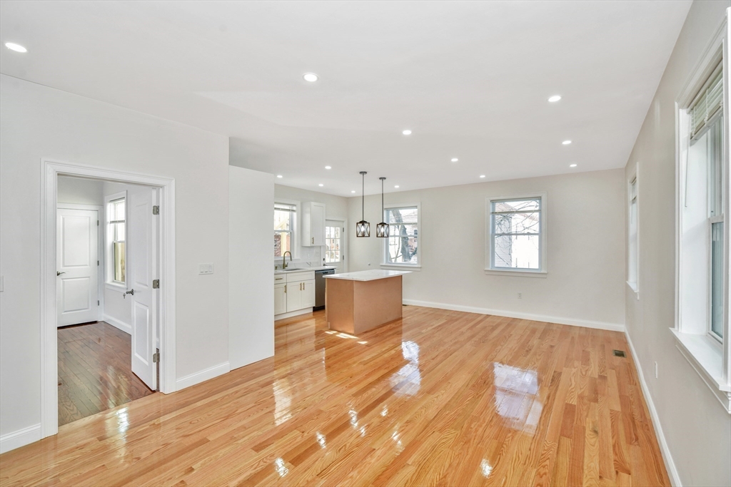 30 Hiawatha Rd #(#1), Boston, MA Photo #4
