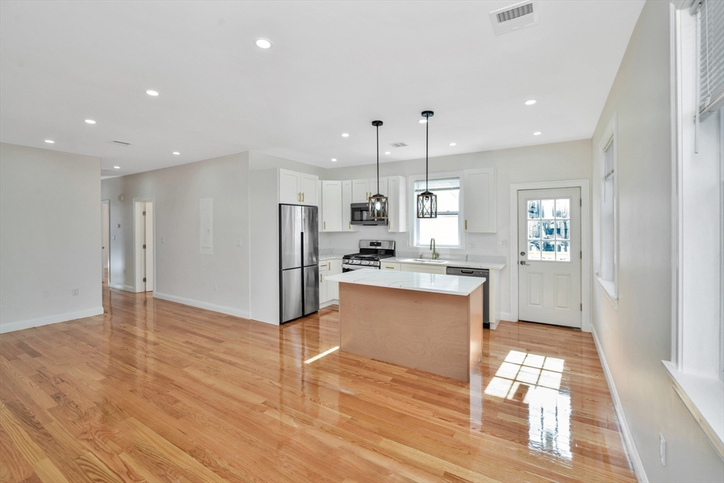 30 Hiawatha Rd #(#1), Boston, MA Photo #1
