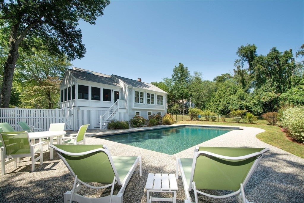 39 Ledgewood Dr, Cohasset, MA Photo #37