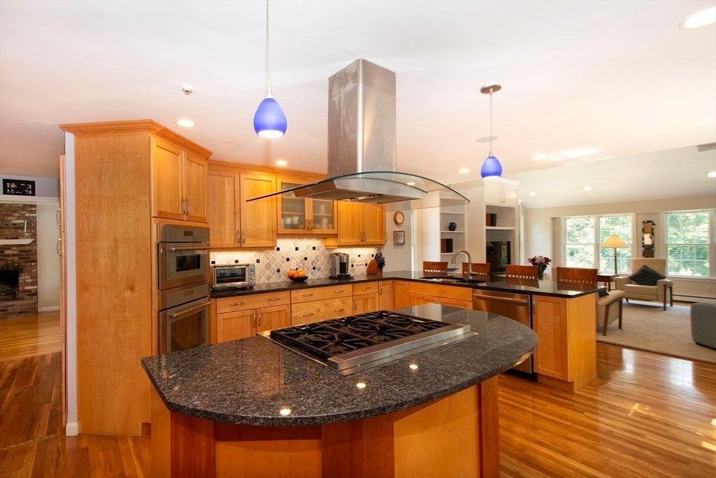 39 Ledgewood Dr, Cohasset, MA Photo #10