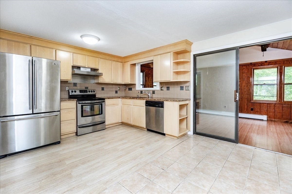 3 Bernice Ave, Salem, NH, 3 Bernice Ave, Salem, NH Photo #10