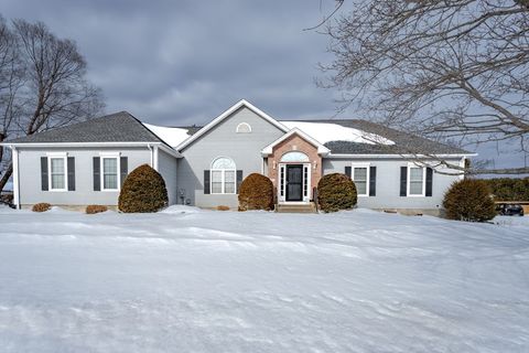 61 Plantation Cir Westfield MA 01085