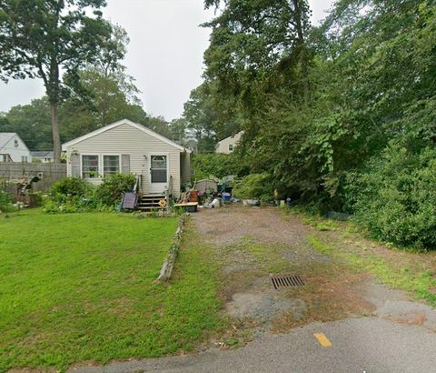 16 Holly Rd Norton MA 02766