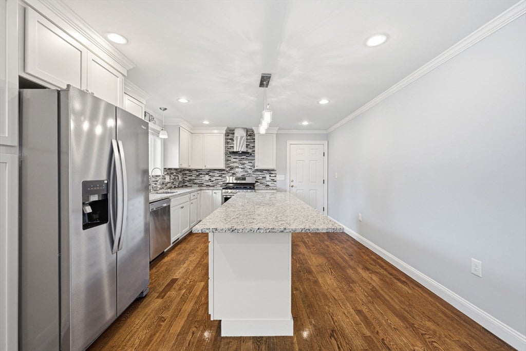 305 Lynn St
