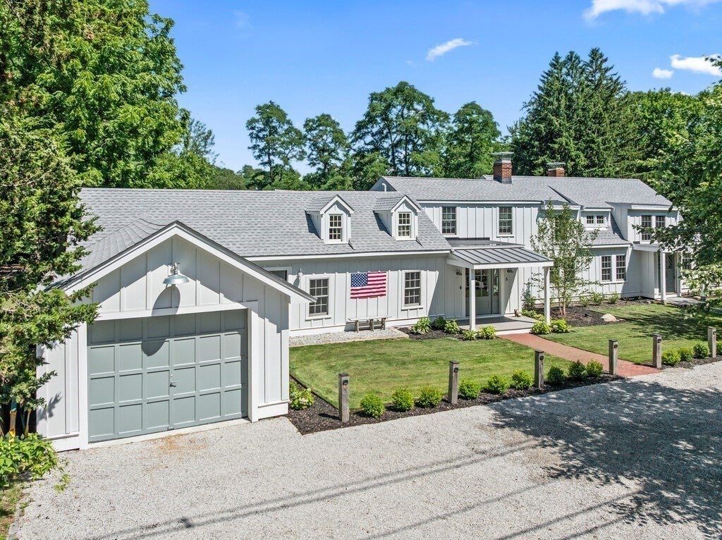 6 Curve Street
