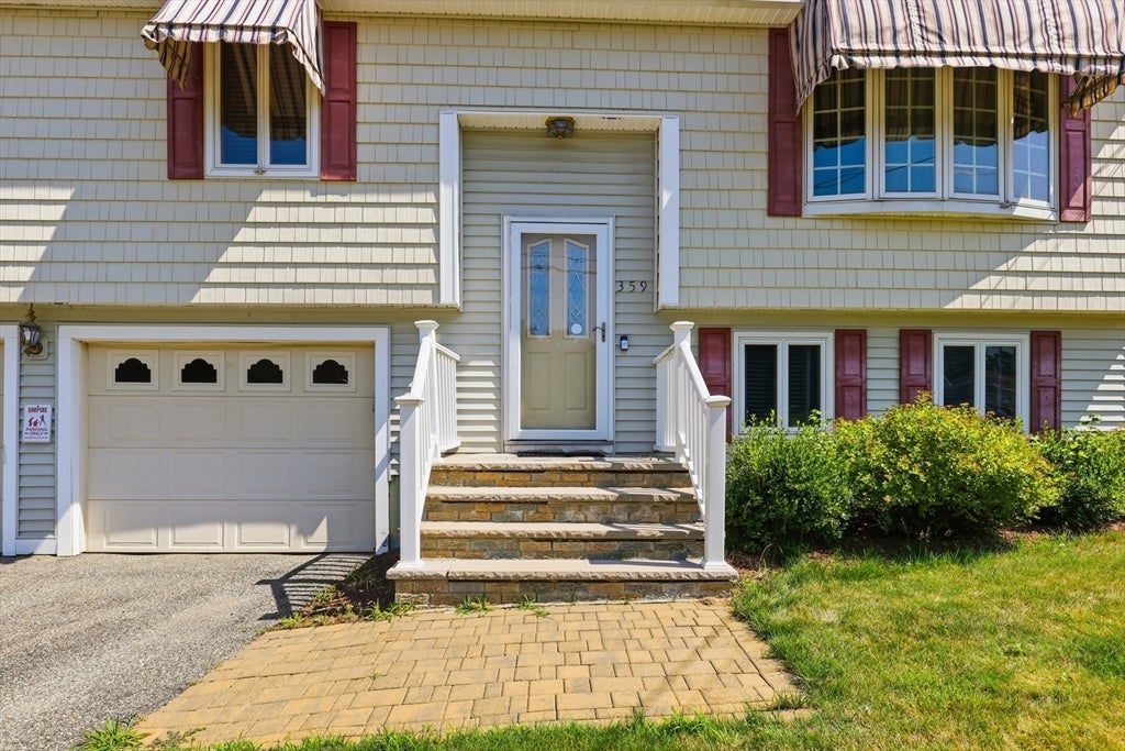 359 Howe Street
