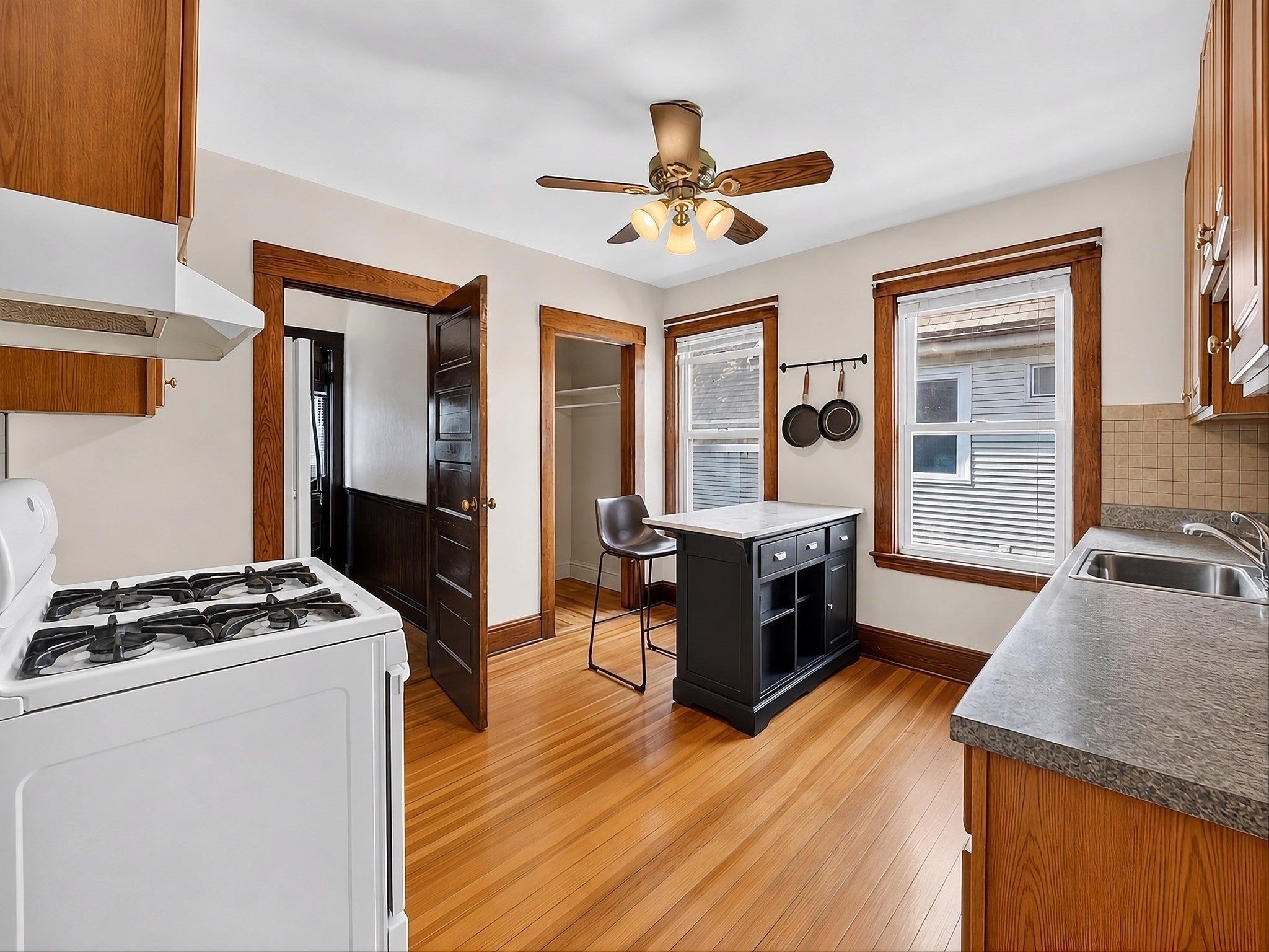 30 Clarendon Ave