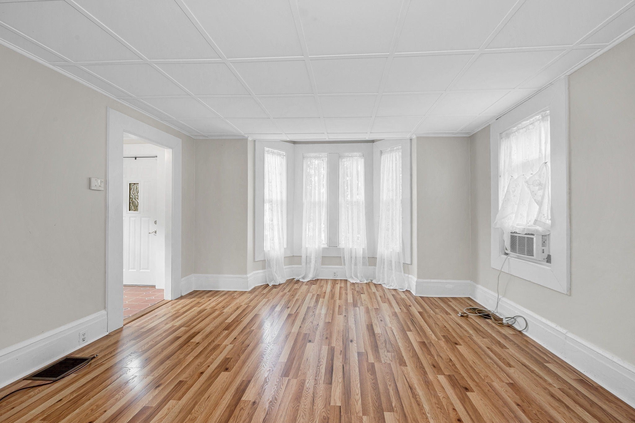 115 Sladen St, Dracut, MA Photo #10