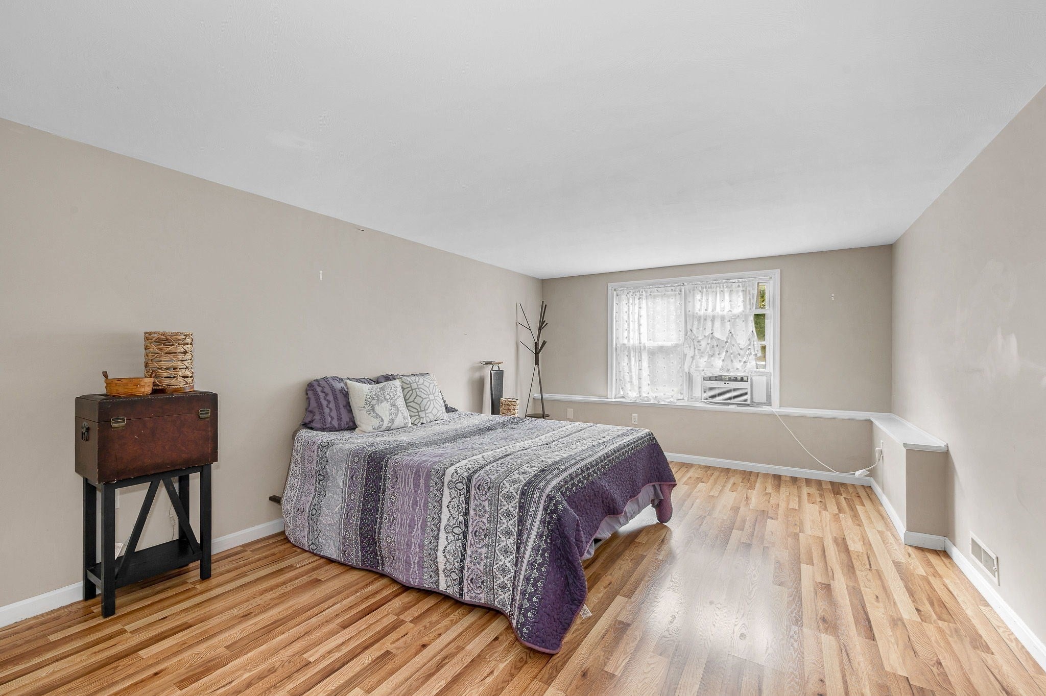 115 Sladen St, Dracut, MA Photo #18