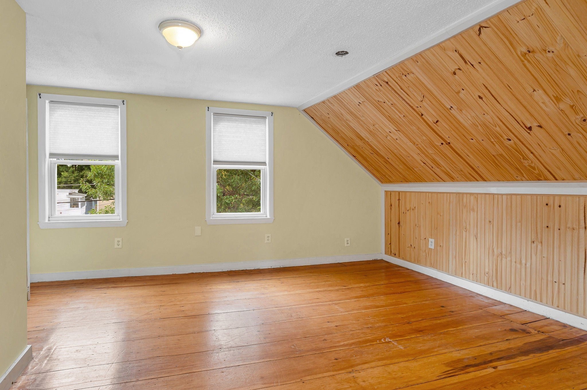 115 Sladen St, Dracut, MA Photo #25