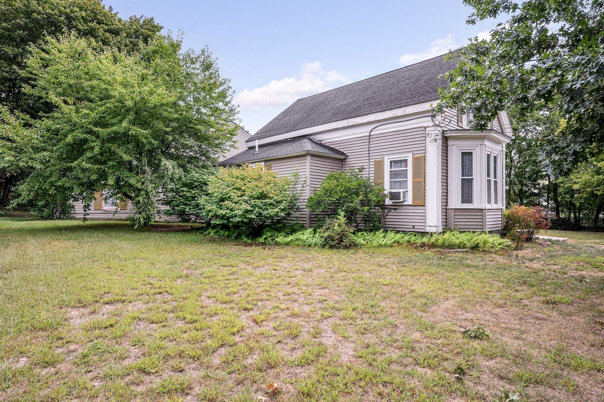 115 Sladen St, Dracut, MA Photo #32