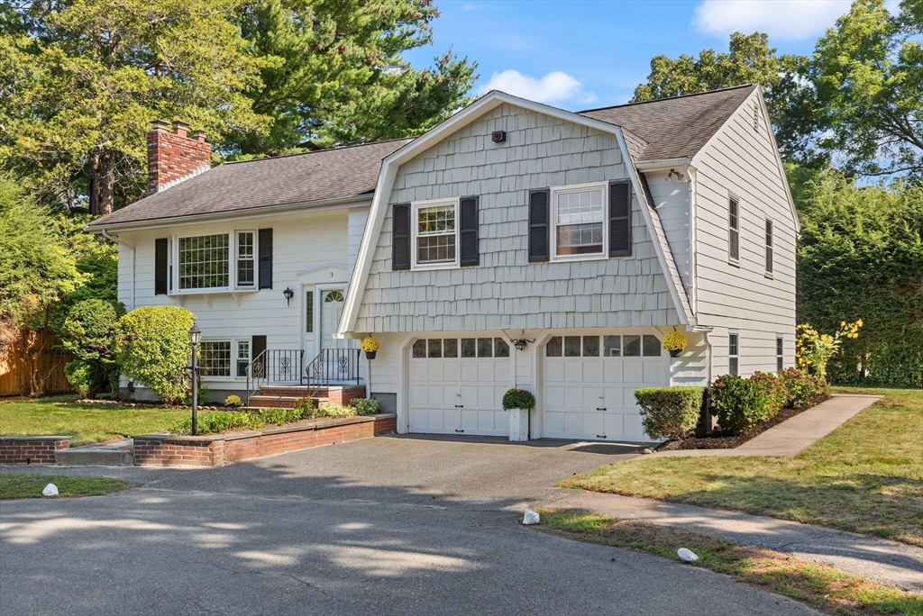 5 Crest St