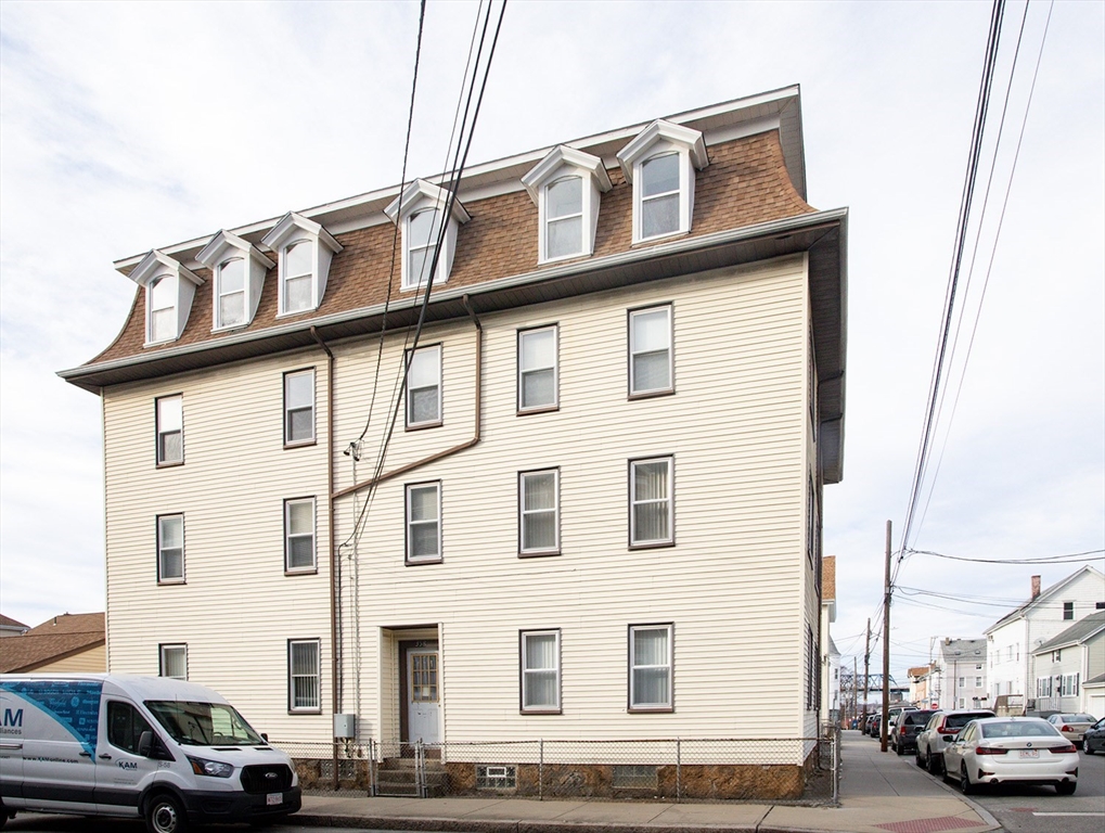358 William St
