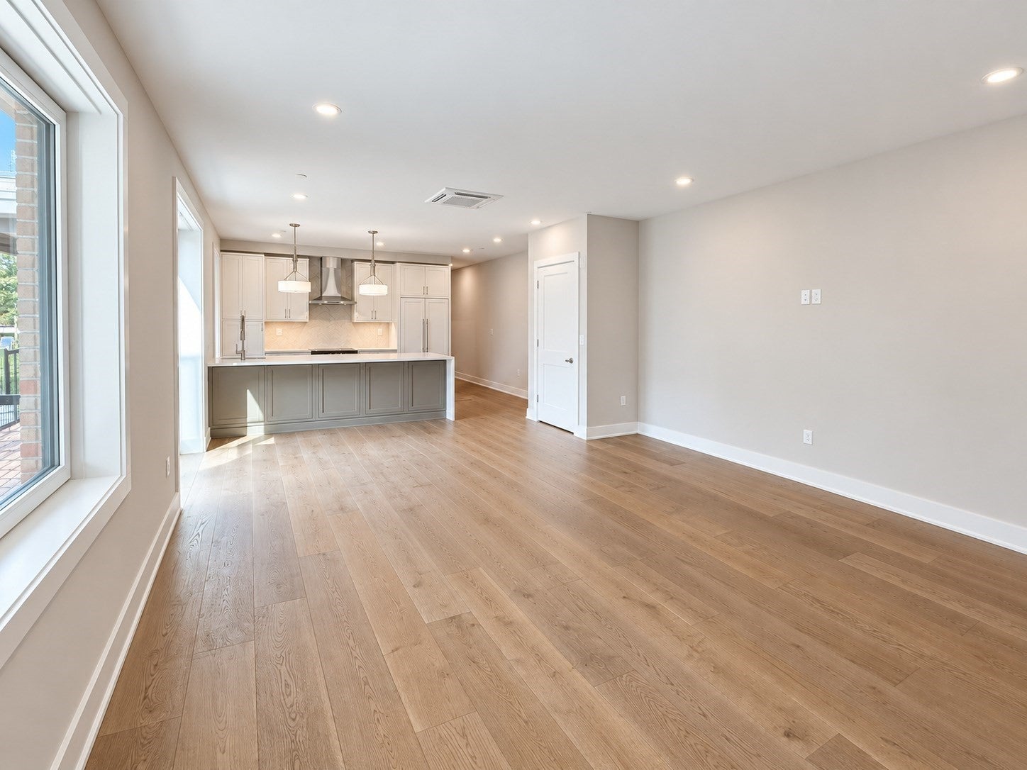 804 E 7th Street 203